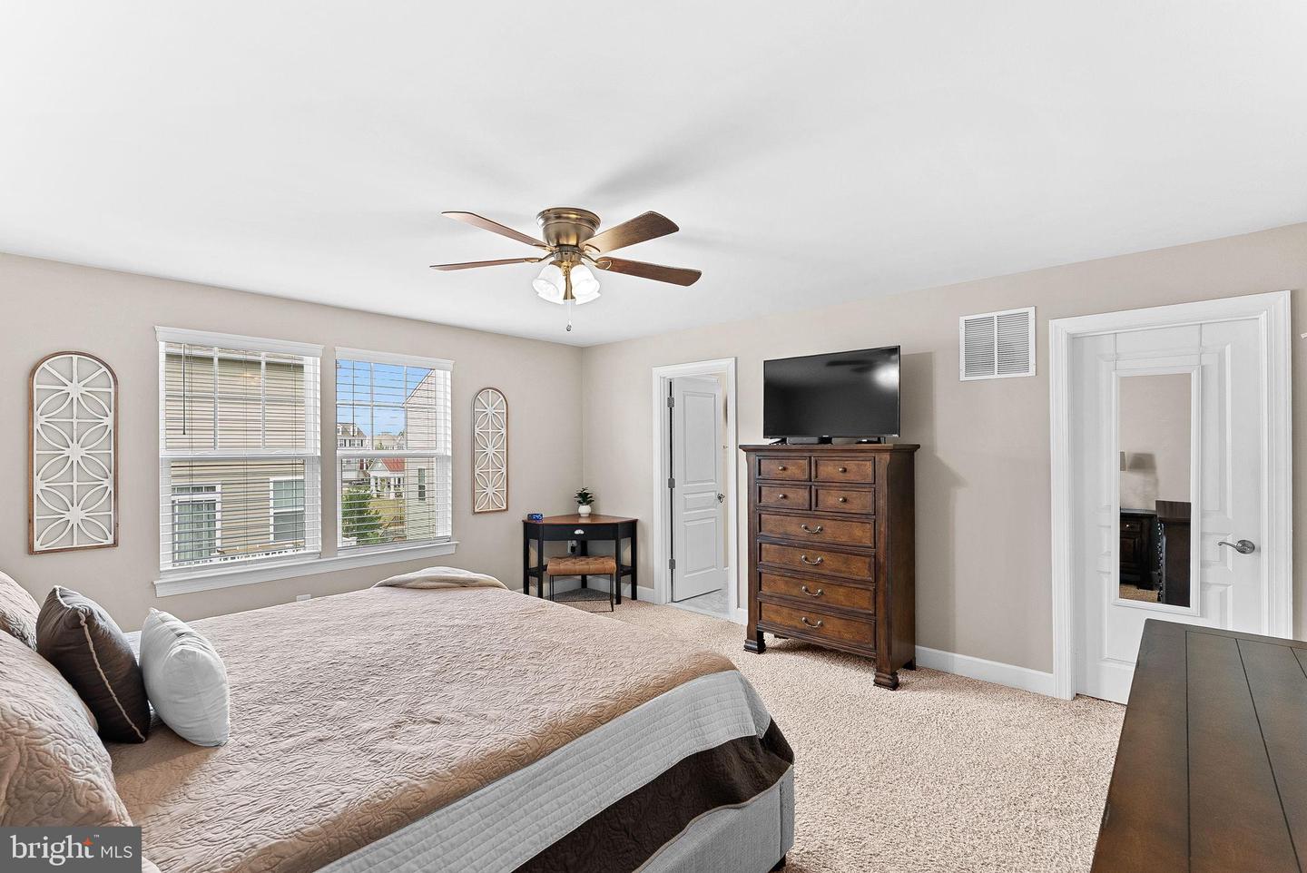 8943 ENGLEWOOD FARMS DR, MANASSAS, Virginia 20112, 3 Bedrooms Bedrooms, 7 Rooms Rooms,2 BathroomsBathrooms,Residential,For sale,8943 ENGLEWOOD FARMS DR,VAPW2102956 MLS # VAPW2102956