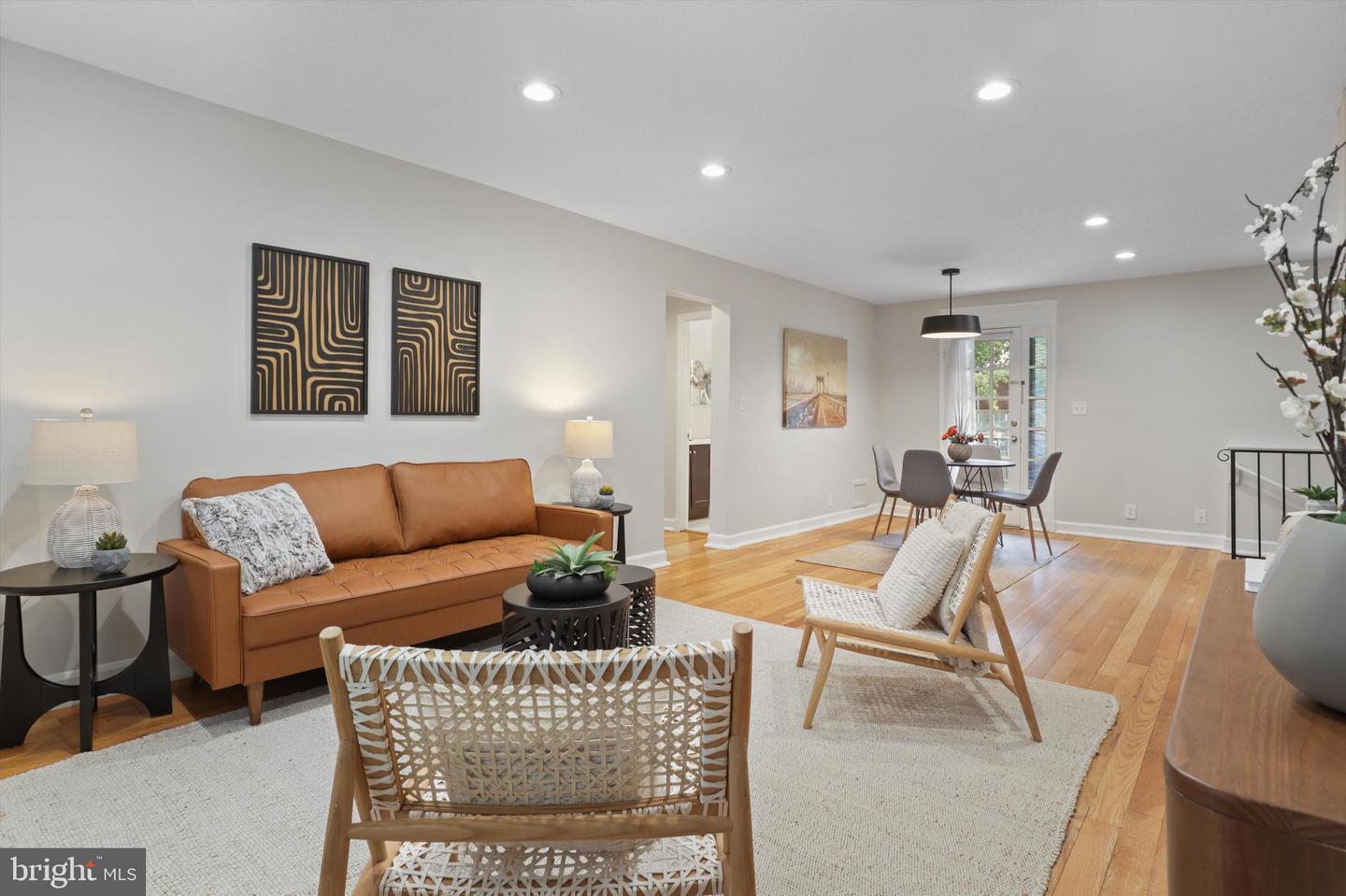2942 S COLUMBUS ST #A1, ARLINGTON, Virginia 22206, 2 Bedrooms Bedrooms, ,2 BathroomsBathrooms,Residential,For sale,2942 S COLUMBUS ST #A1,VAAX2049190 MLS # VAAX2049190