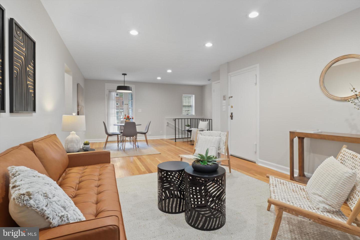 2942 S COLUMBUS ST #A1, ARLINGTON, Virginia 22206, 2 Bedrooms Bedrooms, ,2 BathroomsBathrooms,Residential,For sale,2942 S COLUMBUS ST #A1,VAAX2049190 MLS # VAAX2049190