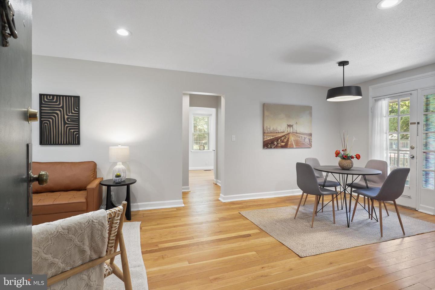 2942 S COLUMBUS ST #A1, ARLINGTON, Virginia 22206, 2 Bedrooms Bedrooms, ,2 BathroomsBathrooms,Residential,For sale,2942 S COLUMBUS ST #A1,VAAX2049190 MLS # VAAX2049190