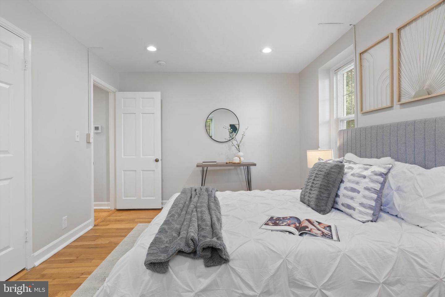 2942 S COLUMBUS ST #A1, ARLINGTON, Virginia 22206, 2 Bedrooms Bedrooms, ,2 BathroomsBathrooms,Residential,For sale,2942 S COLUMBUS ST #A1,VAAX2049190 MLS # VAAX2049190