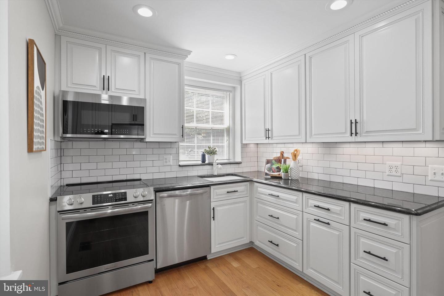 2942 S COLUMBUS ST #A1, ARLINGTON, Virginia 22206, 2 Bedrooms Bedrooms, ,2 BathroomsBathrooms,Residential,For sale,2942 S COLUMBUS ST #A1,VAAX2049190 MLS # VAAX2049190