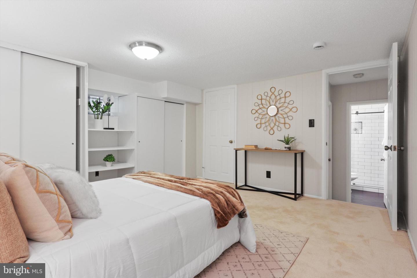 2942 S COLUMBUS ST #A1, ARLINGTON, Virginia 22206, 2 Bedrooms Bedrooms, ,2 BathroomsBathrooms,Residential,For sale,2942 S COLUMBUS ST #A1,VAAX2049190 MLS # VAAX2049190