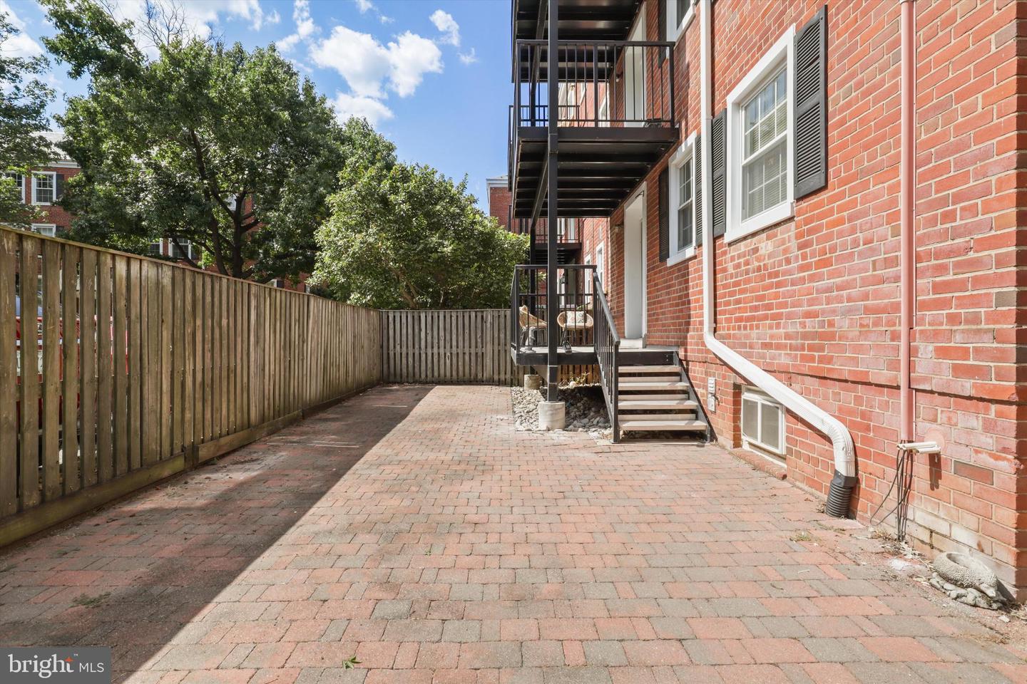 2942 S COLUMBUS ST #A1, ARLINGTON, Virginia 22206, 2 Bedrooms Bedrooms, ,2 BathroomsBathrooms,Residential,For sale,2942 S COLUMBUS ST #A1,VAAX2049190 MLS # VAAX2049190