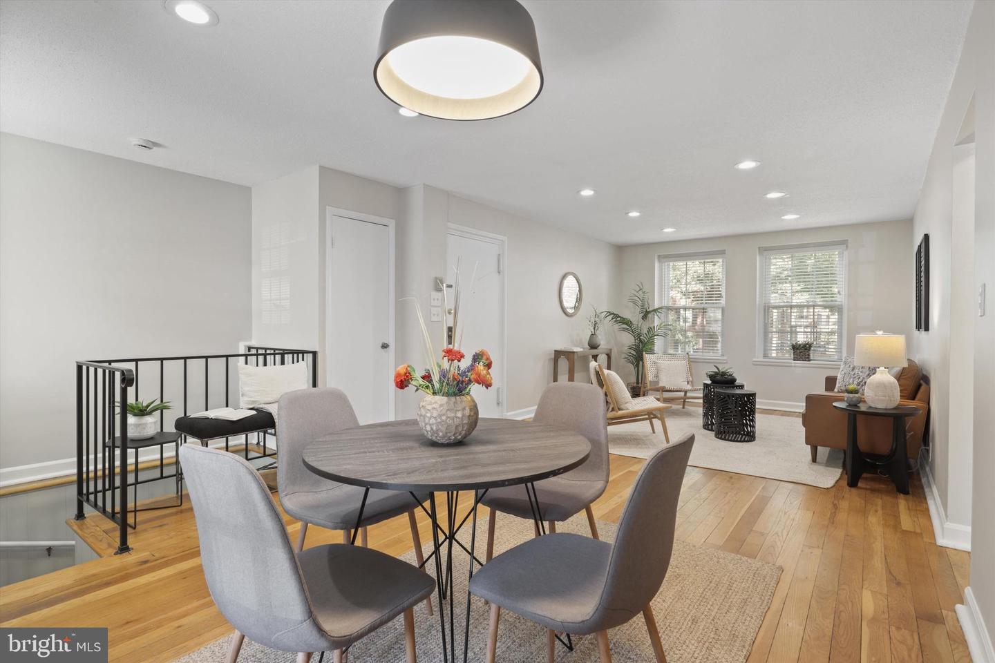 2942 S COLUMBUS ST #A1, ARLINGTON, Virginia 22206, 2 Bedrooms Bedrooms, ,2 BathroomsBathrooms,Residential,For sale,2942 S COLUMBUS ST #A1,VAAX2049190 MLS # VAAX2049190