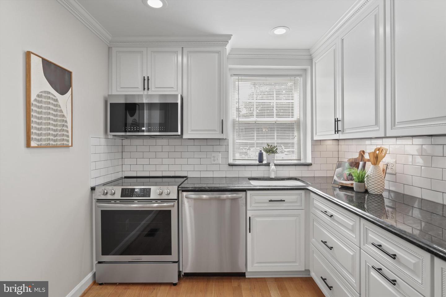 2942 S COLUMBUS ST #A1, ARLINGTON, Virginia 22206, 2 Bedrooms Bedrooms, ,2 BathroomsBathrooms,Residential,For sale,2942 S COLUMBUS ST #A1,VAAX2049190 MLS # VAAX2049190
