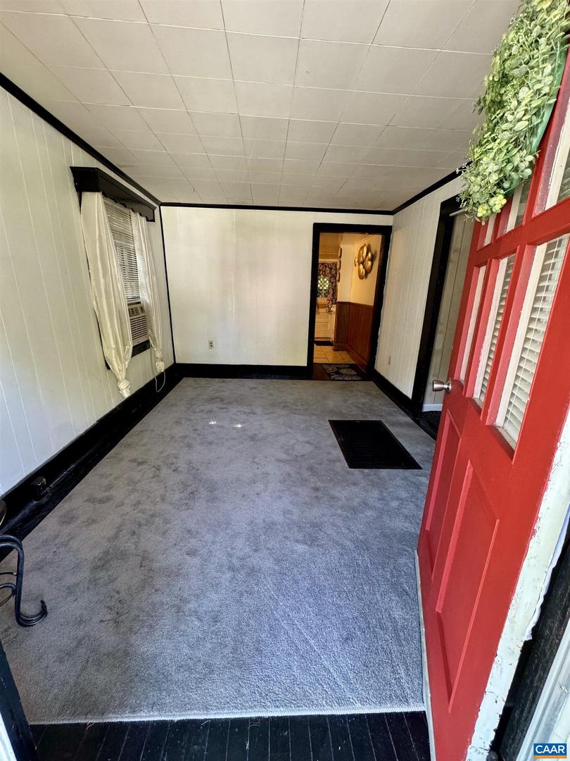 108 CAROLINE ST, STAUNTON, Virginia 24401, 1 Bedroom Bedrooms, ,1 BathroomBathrooms,Residential,For sale,108 CAROLINE ST,668439 MLS # 668439