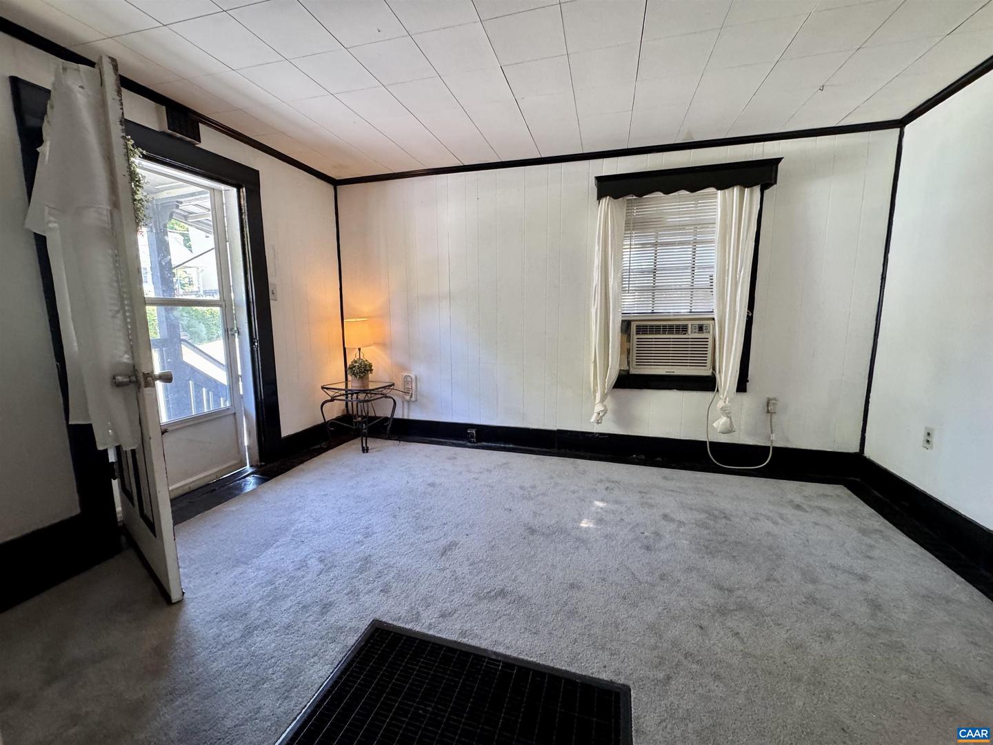 108 CAROLINE ST, STAUNTON, Virginia 24401, 1 Bedroom Bedrooms, ,1 BathroomBathrooms,Residential,For sale,108 CAROLINE ST,668439 MLS # 668439