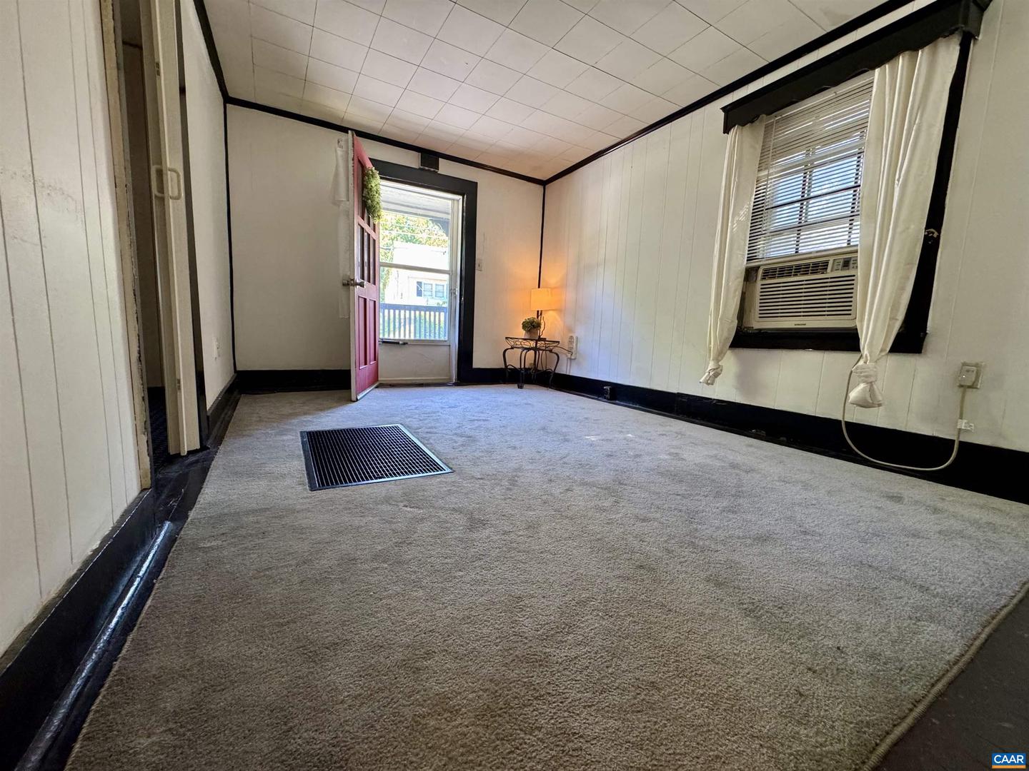 108 CAROLINE ST, STAUNTON, Virginia 24401, 1 Bedroom Bedrooms, ,1 BathroomBathrooms,Residential,For sale,108 CAROLINE ST,668439 MLS # 668439