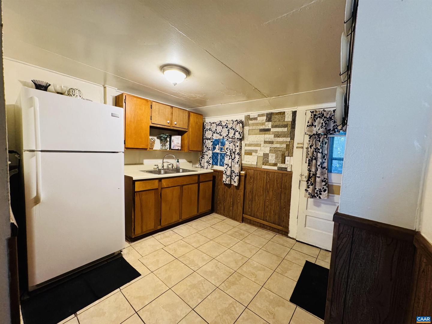 108 CAROLINE ST, STAUNTON, Virginia 24401, 1 Bedroom Bedrooms, ,1 BathroomBathrooms,Residential,For sale,108 CAROLINE ST,668439 MLS # 668439