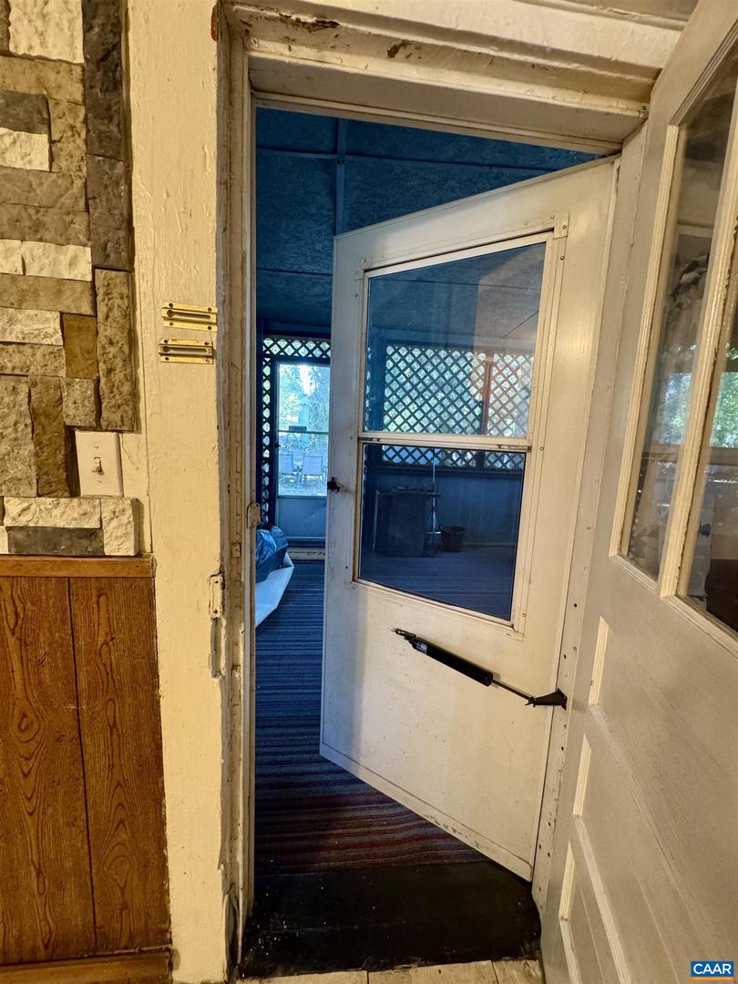 108 CAROLINE ST, STAUNTON, Virginia 24401, 1 Bedroom Bedrooms, ,1 BathroomBathrooms,Residential,For sale,108 CAROLINE ST,668439 MLS # 668439