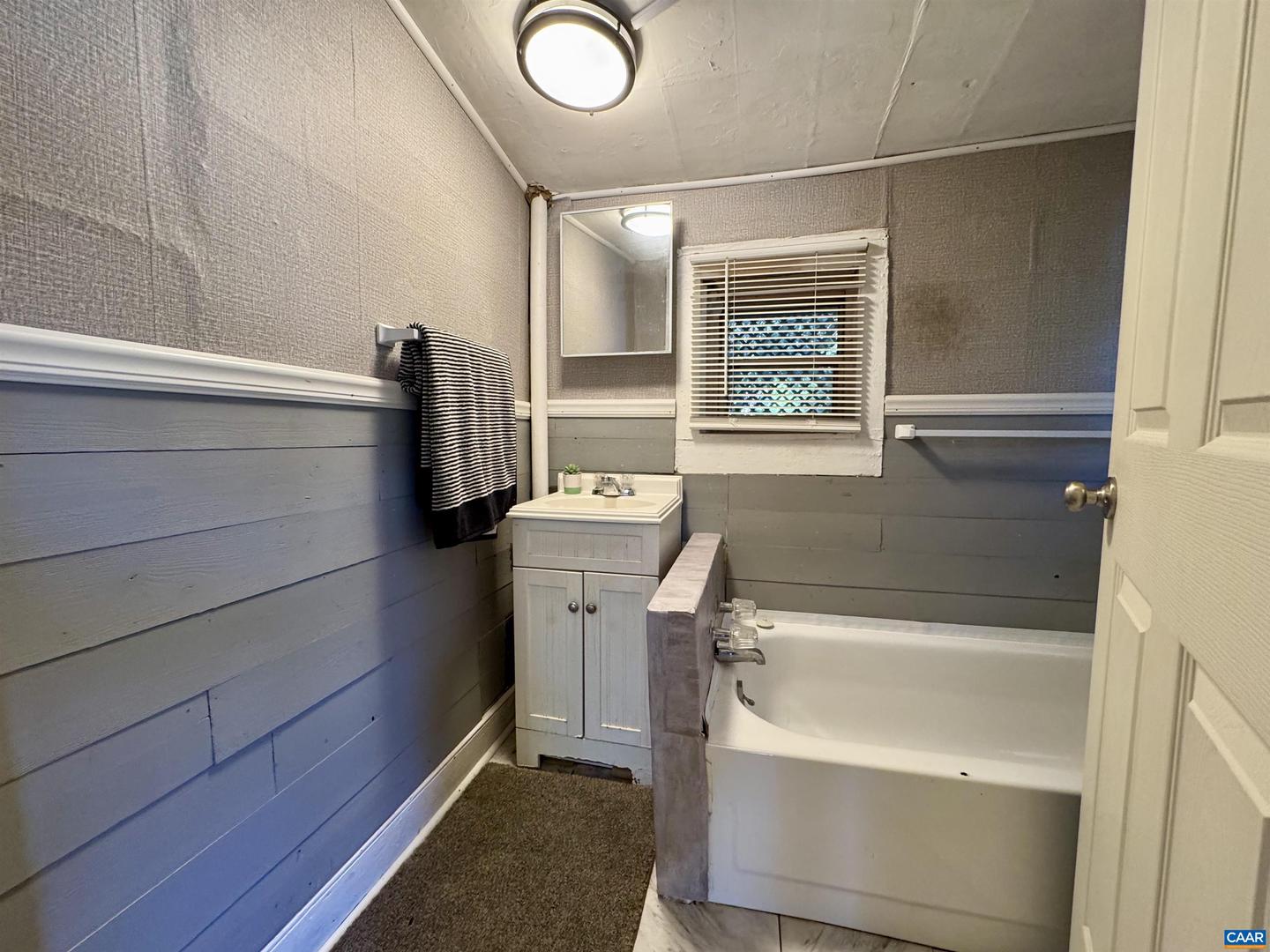 108 CAROLINE ST, STAUNTON, Virginia 24401, 1 Bedroom Bedrooms, ,1 BathroomBathrooms,Residential,For sale,108 CAROLINE ST,668439 MLS # 668439
