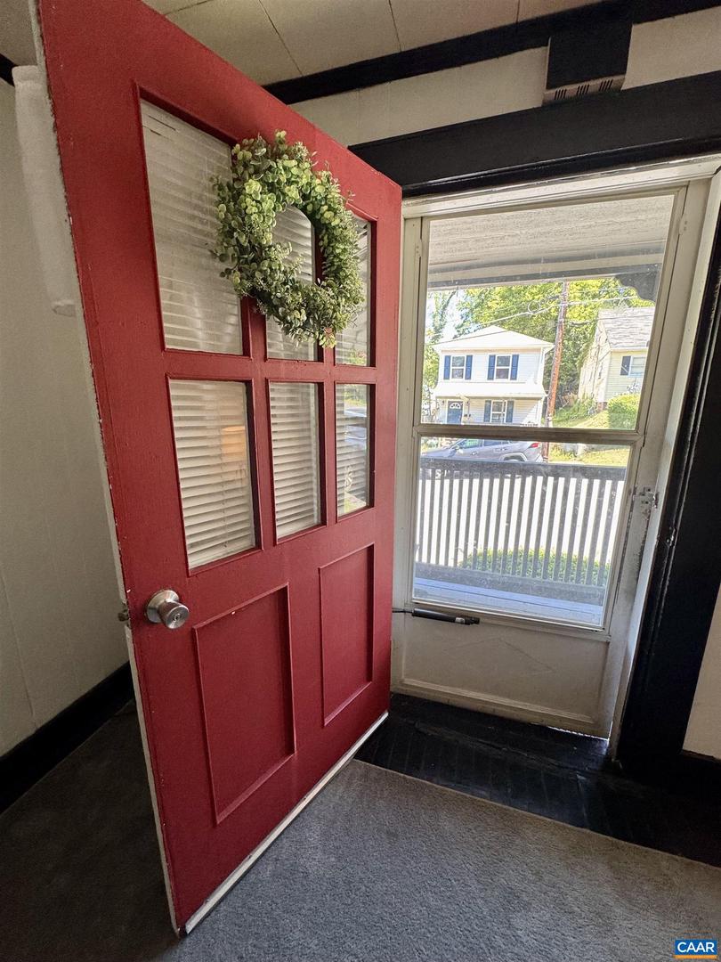 108 CAROLINE ST, STAUNTON, Virginia 24401, 1 Bedroom Bedrooms, ,1 BathroomBathrooms,Residential,For sale,108 CAROLINE ST,668439 MLS # 668439