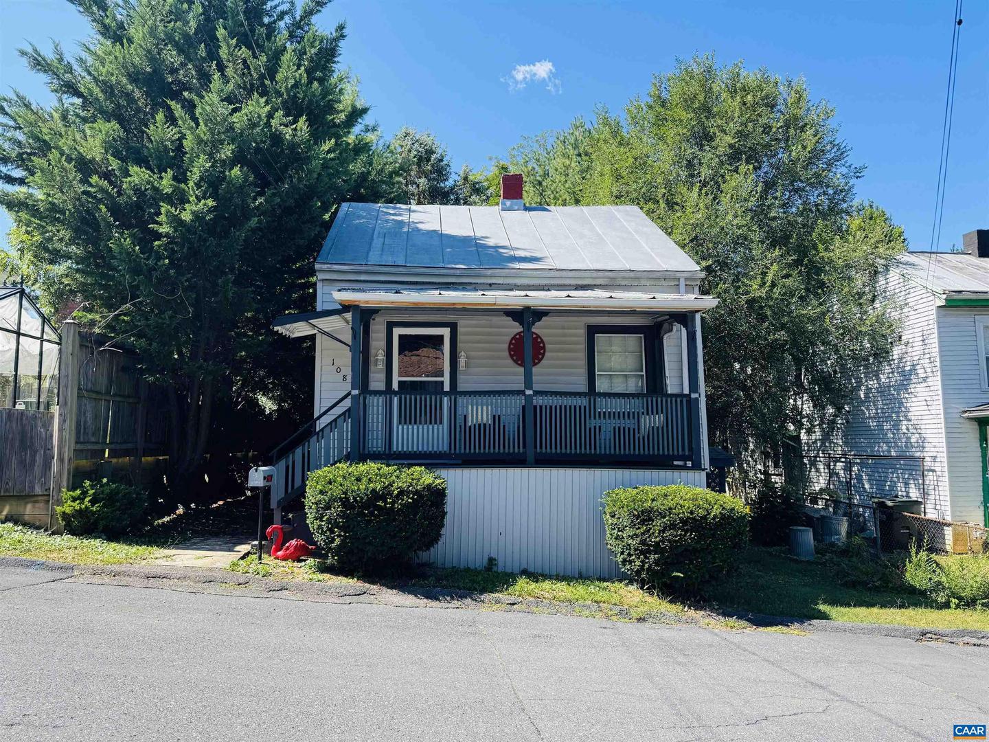 108 CAROLINE ST, STAUNTON, Virginia 24401, 1 Bedroom Bedrooms, ,1 BathroomBathrooms,Residential,For sale,108 CAROLINE ST,668439 MLS # 668439