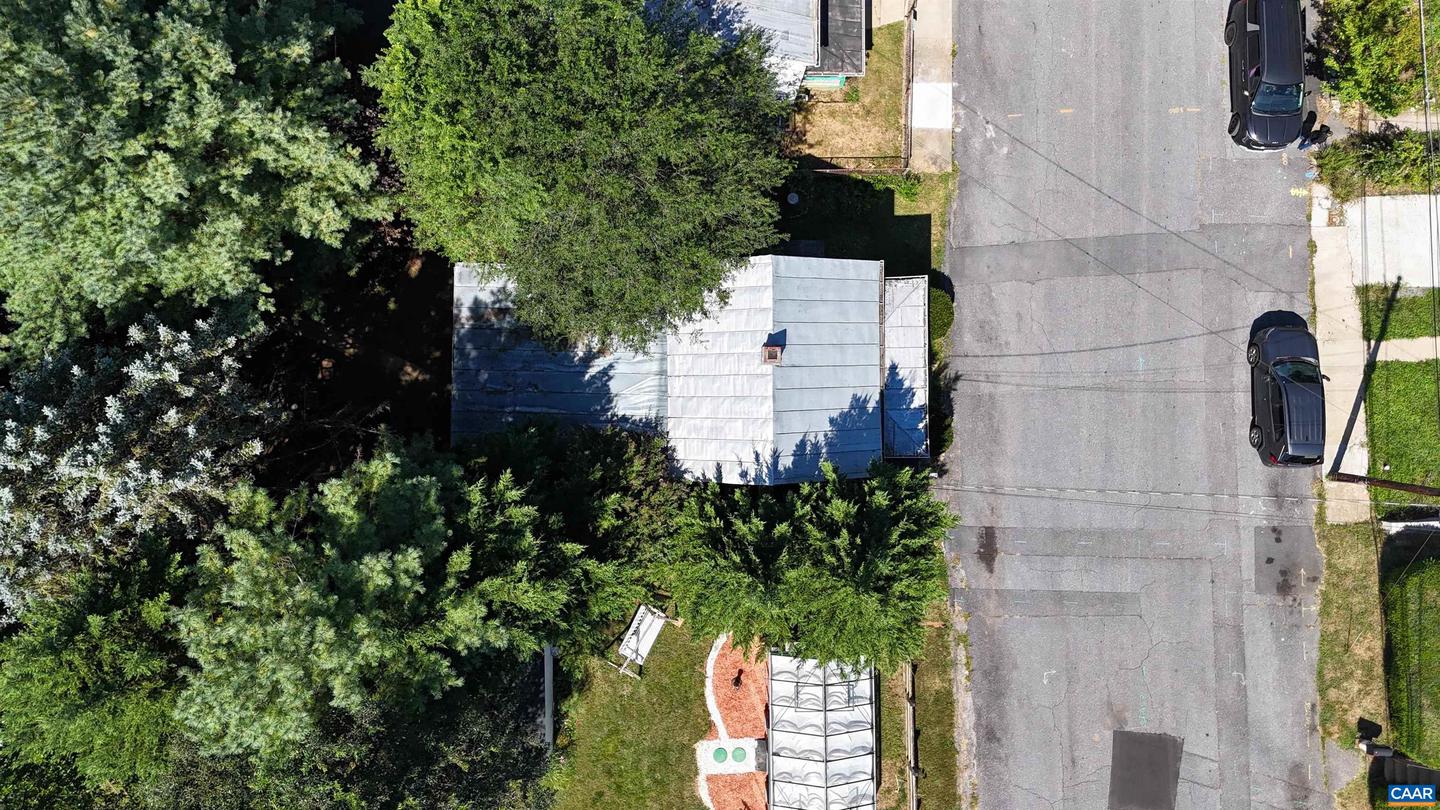 108 CAROLINE ST, STAUNTON, Virginia 24401, 1 Bedroom Bedrooms, ,1 BathroomBathrooms,Residential,For sale,108 CAROLINE ST,668439 MLS # 668439