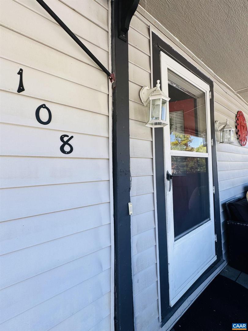 108 CAROLINE ST, STAUNTON, Virginia 24401, 1 Bedroom Bedrooms, ,1 BathroomBathrooms,Residential,For sale,108 CAROLINE ST,668439 MLS # 668439