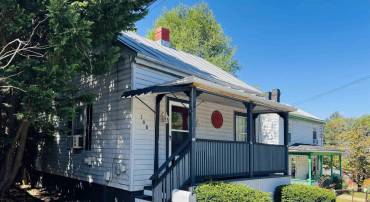 108 CAROLINE ST, STAUNTON, Virginia 24401, 1 Bedroom Bedrooms, ,1 BathroomBathrooms,Residential,For sale,108 CAROLINE ST,668439 MLS # 668439