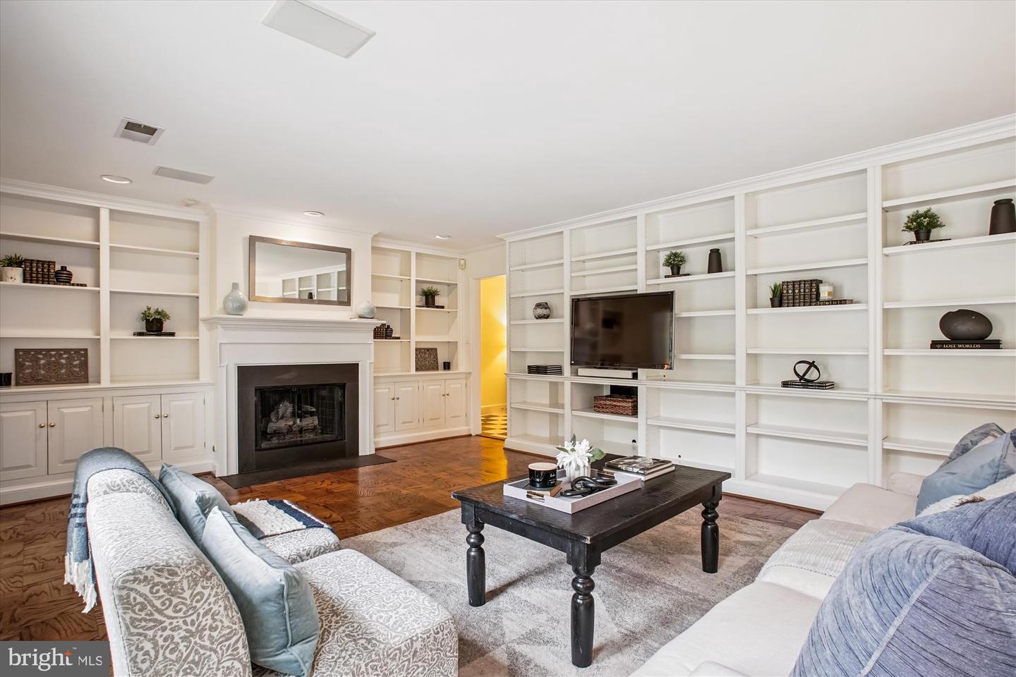2907 DARTMOUTH RD, ALEXANDRIA, Virginia 22314, 3 Bedrooms Bedrooms, ,2 BathroomsBathrooms,Residential,For sale,2907 DARTMOUTH RD,VAAX2049194 MLS # VAAX2049194