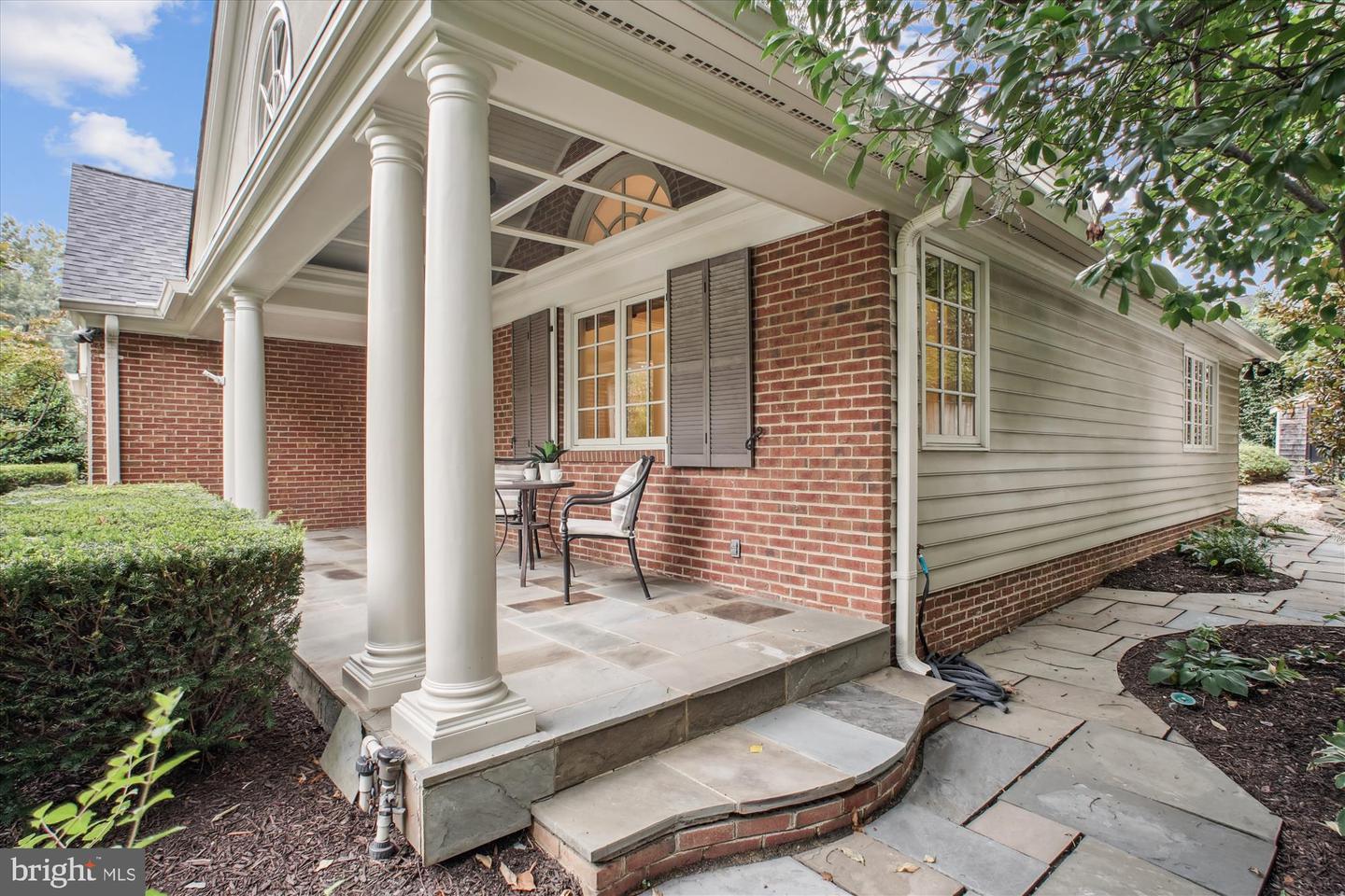 2907 DARTMOUTH RD, ALEXANDRIA, Virginia 22314, 3 Bedrooms Bedrooms, ,2 BathroomsBathrooms,Residential,For sale,2907 DARTMOUTH RD,VAAX2049194 MLS # VAAX2049194