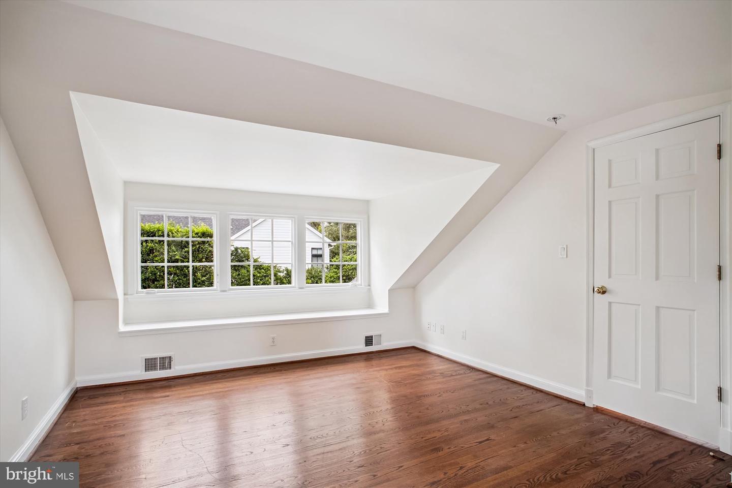 2907 DARTMOUTH RD, ALEXANDRIA, Virginia 22314, 3 Bedrooms Bedrooms, ,2 BathroomsBathrooms,Residential,For sale,2907 DARTMOUTH RD,VAAX2049194 MLS # VAAX2049194
