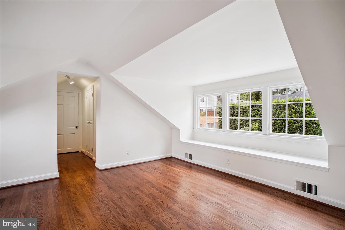 2907 DARTMOUTH RD, ALEXANDRIA, Virginia 22314, 3 Bedrooms Bedrooms, ,2 BathroomsBathrooms,Residential,For sale,2907 DARTMOUTH RD,VAAX2049194 MLS # VAAX2049194