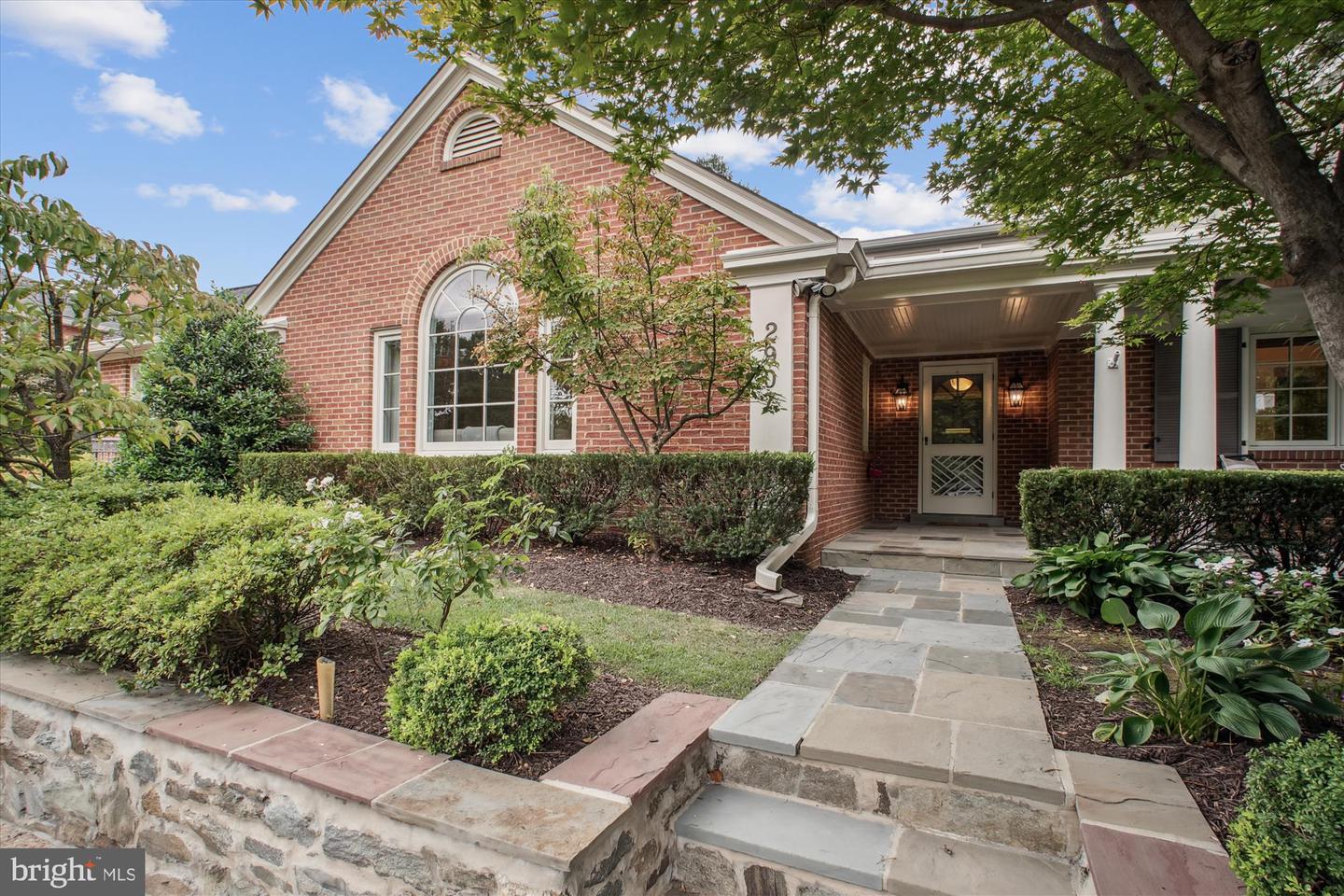 2907 DARTMOUTH RD, ALEXANDRIA, Virginia 22314, 3 Bedrooms Bedrooms, ,2 BathroomsBathrooms,Residential,For sale,2907 DARTMOUTH RD,VAAX2049194 MLS # VAAX2049194