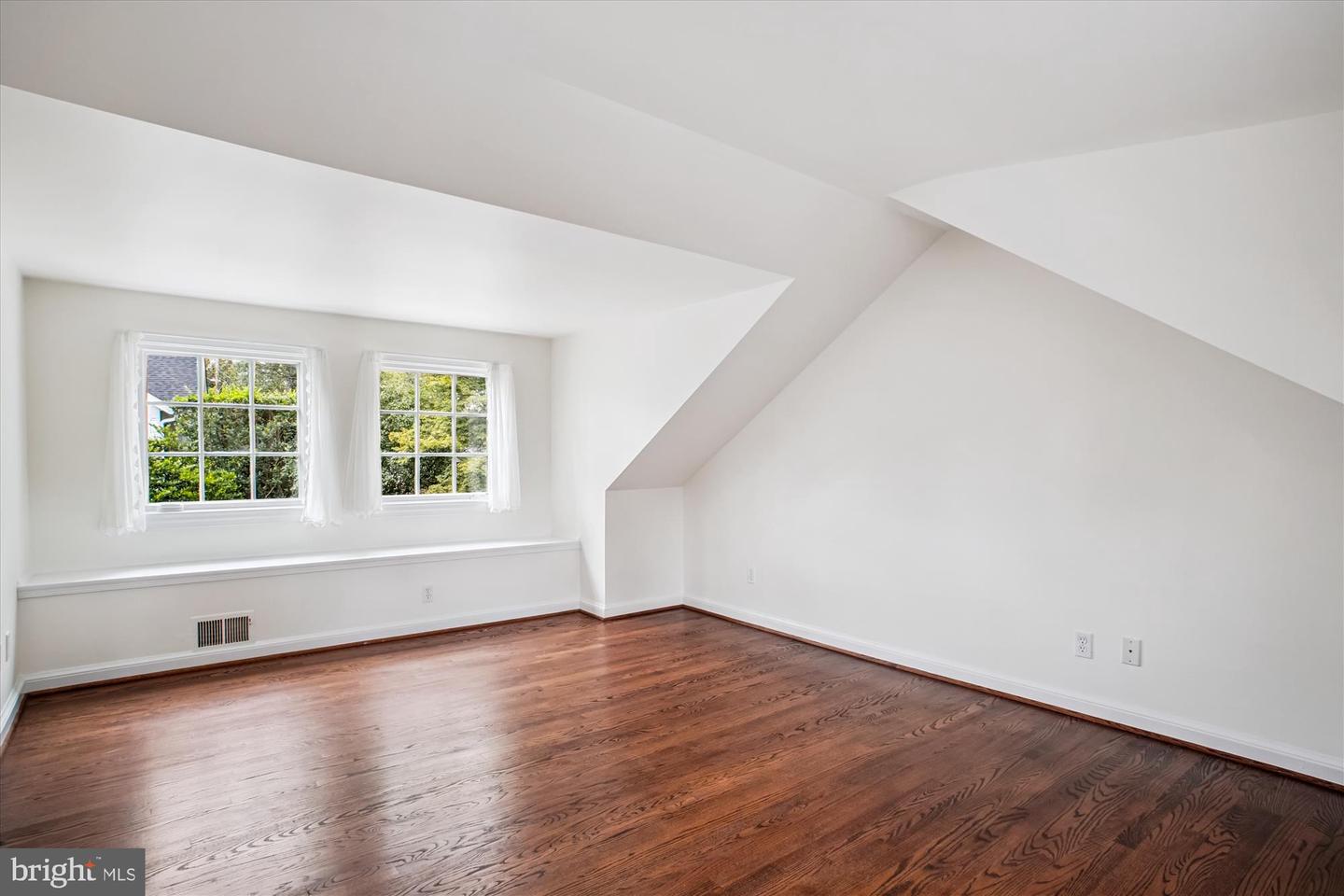 2907 DARTMOUTH RD, ALEXANDRIA, Virginia 22314, 3 Bedrooms Bedrooms, ,2 BathroomsBathrooms,Residential,For sale,2907 DARTMOUTH RD,VAAX2049194 MLS # VAAX2049194