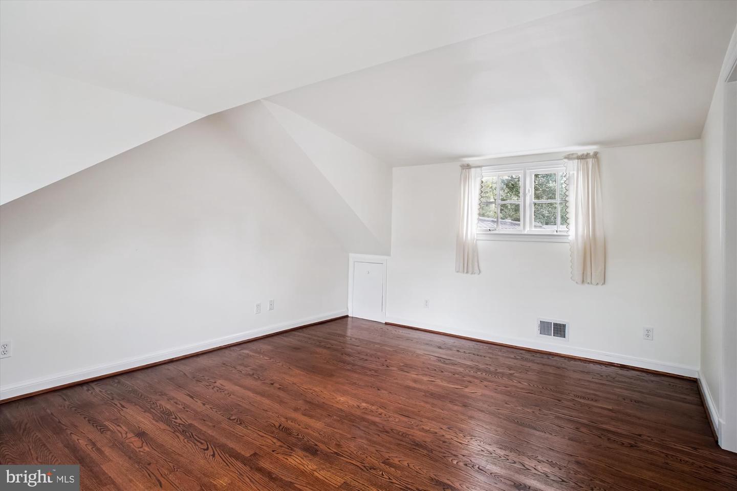2907 DARTMOUTH RD, ALEXANDRIA, Virginia 22314, 3 Bedrooms Bedrooms, ,2 BathroomsBathrooms,Residential,For sale,2907 DARTMOUTH RD,VAAX2049194 MLS # VAAX2049194