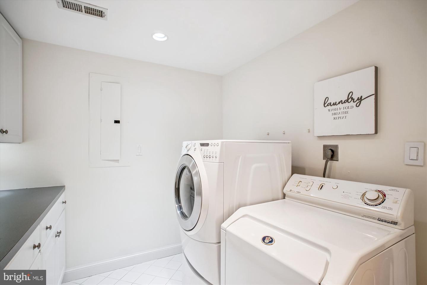 2907 DARTMOUTH RD, ALEXANDRIA, Virginia 22314, 3 Bedrooms Bedrooms, ,2 BathroomsBathrooms,Residential,For sale,2907 DARTMOUTH RD,VAAX2049194 MLS # VAAX2049194
