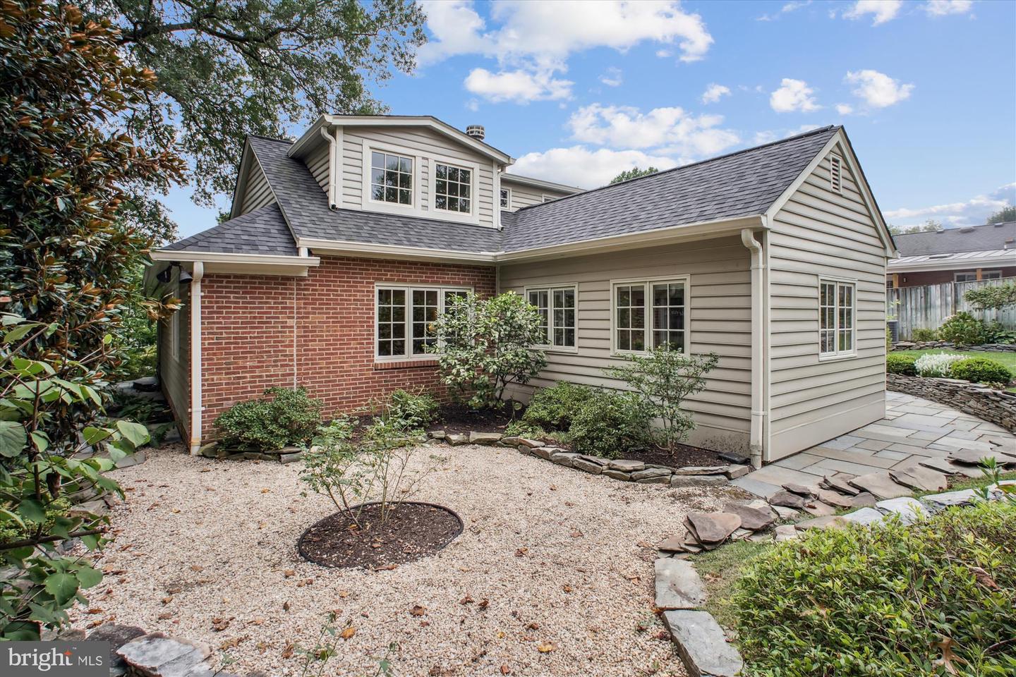 2907 DARTMOUTH RD, ALEXANDRIA, Virginia 22314, 3 Bedrooms Bedrooms, ,2 BathroomsBathrooms,Residential,For sale,2907 DARTMOUTH RD,VAAX2049194 MLS # VAAX2049194