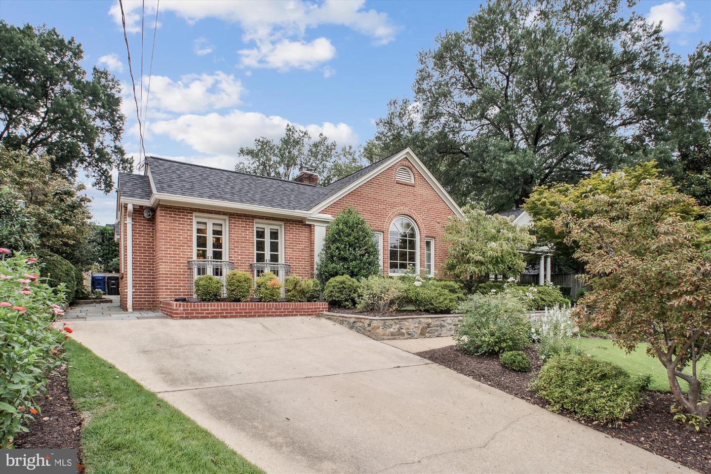 2907 DARTMOUTH RD, ALEXANDRIA, Virginia 22314, 3 Bedrooms Bedrooms, ,2 BathroomsBathrooms,Residential,For sale,2907 DARTMOUTH RD,VAAX2049194 MLS # VAAX2049194