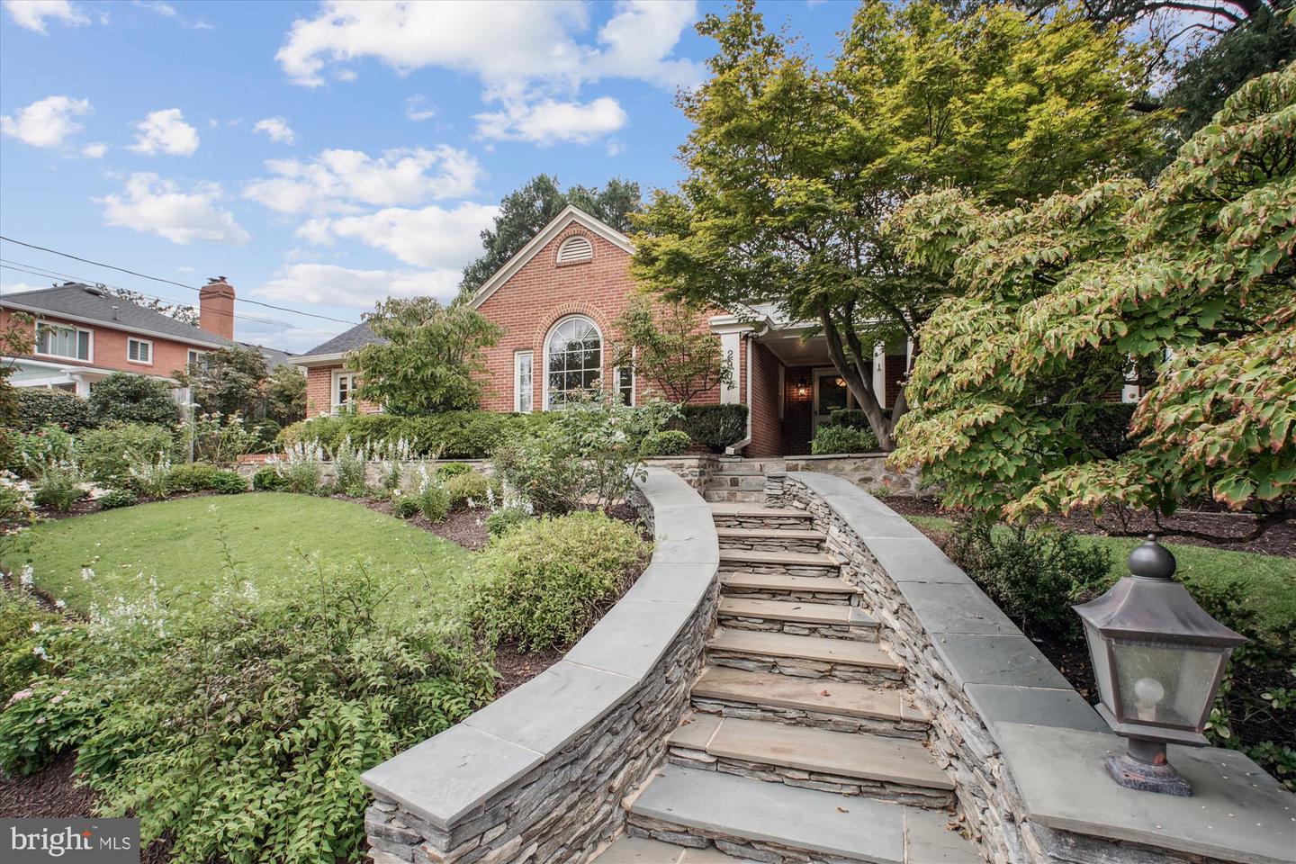 2907 DARTMOUTH RD, ALEXANDRIA, Virginia 22314, 3 Bedrooms Bedrooms, ,2 BathroomsBathrooms,Residential,For sale,2907 DARTMOUTH RD,VAAX2049194 MLS # VAAX2049194