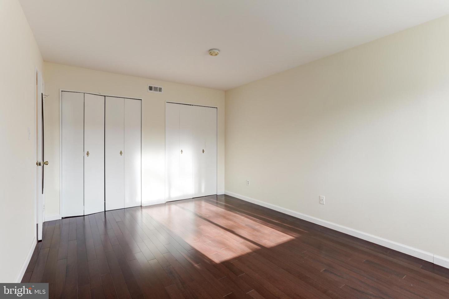 142 BIRCH ST #B6, FALLS CHURCH, Virginia 22046, 2 Bedrooms Bedrooms, 3 Rooms Rooms,1 BathroomBathrooms,Residential,For sale,142 BIRCH ST #B6,VAFA2003248 MLS # VAFA2003248