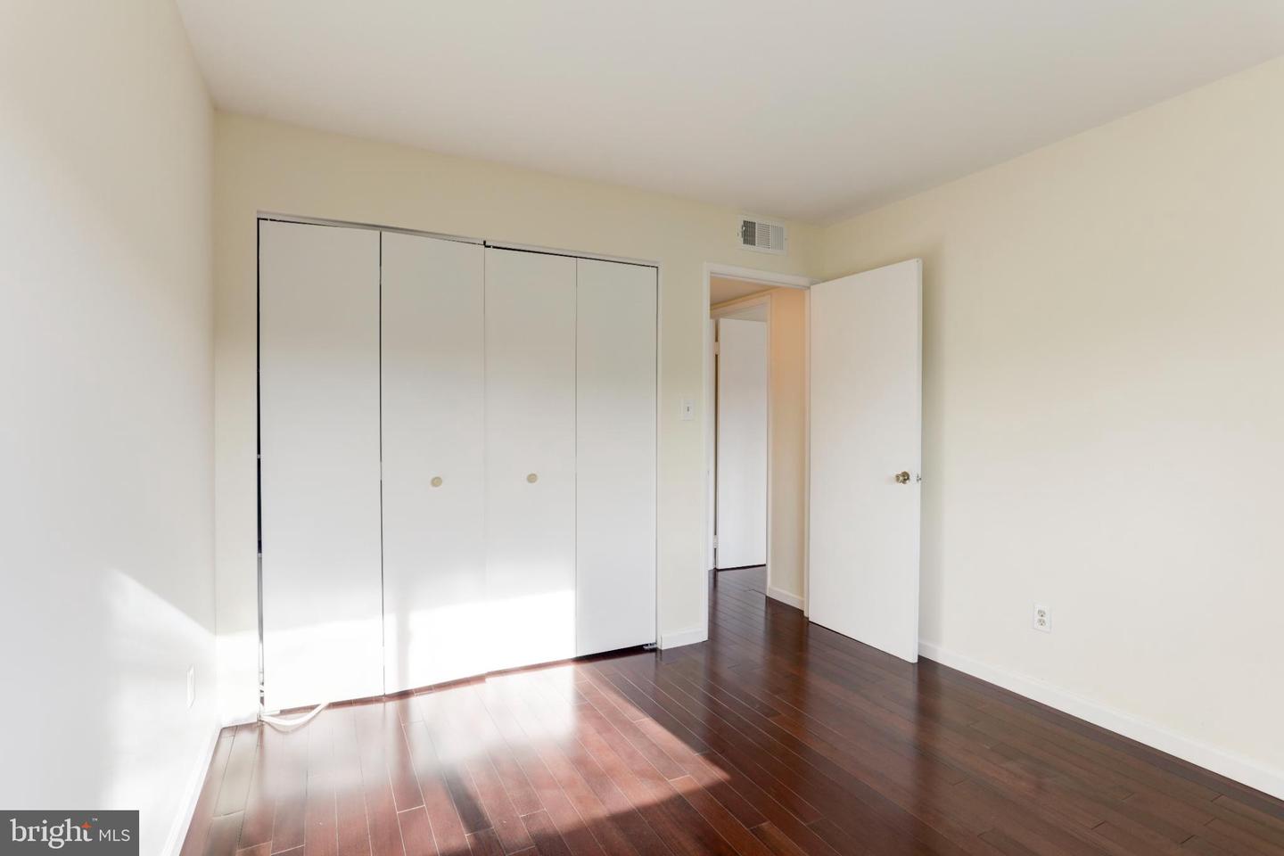 142 BIRCH ST #B6, FALLS CHURCH, Virginia 22046, 2 Bedrooms Bedrooms, 3 Rooms Rooms,1 BathroomBathrooms,Residential,For sale,142 BIRCH ST #B6,VAFA2003248 MLS # VAFA2003248