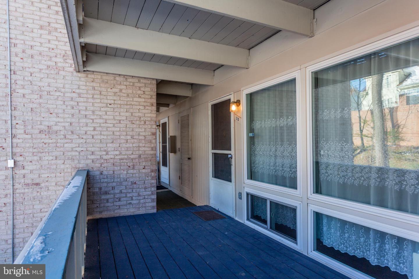 142 BIRCH ST #B6, FALLS CHURCH, Virginia 22046, 2 Bedrooms Bedrooms, 3 Rooms Rooms,1 BathroomBathrooms,Residential,For sale,142 BIRCH ST #B6,VAFA2003248 MLS # VAFA2003248