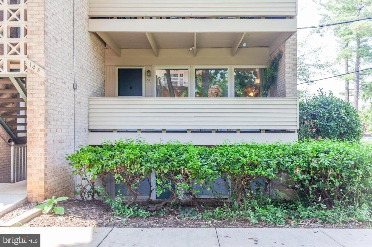 142 BIRCH ST #B6, FALLS CHURCH, Virginia 22046, 2 Bedrooms Bedrooms, 3 Rooms Rooms,1 BathroomBathrooms,Residential,For sale,142 BIRCH ST #B6,VAFA2003248 MLS # VAFA2003248