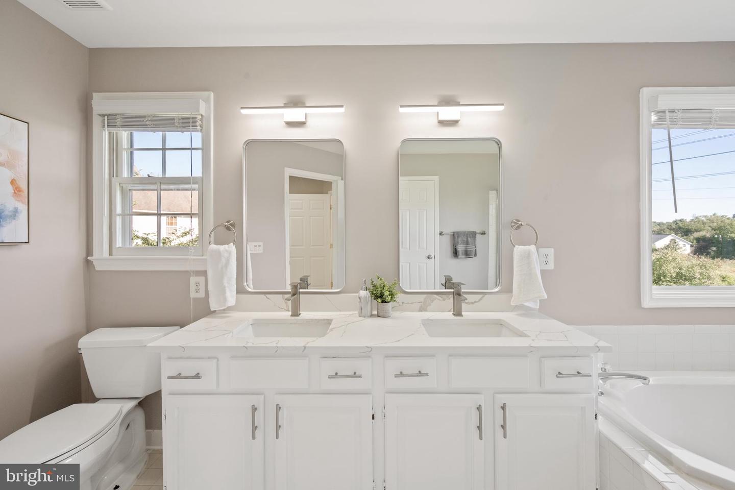 14216 HARTWOOD CT, CENTREVILLE, Virginia 20121, 5 Bedrooms Bedrooms, ,3 BathroomsBathrooms,Residential,For sale,14216 HARTWOOD CT,VAFX2264322 MLS # VAFX2264322