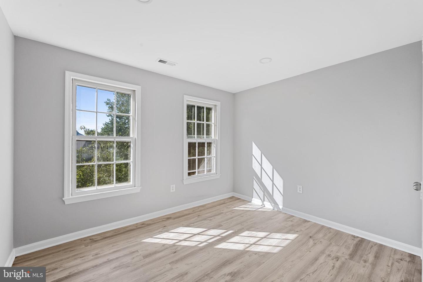 14216 HARTWOOD CT, CENTREVILLE, Virginia 20121, 5 Bedrooms Bedrooms, ,3 BathroomsBathrooms,Residential,For sale,14216 HARTWOOD CT,VAFX2264322 MLS # VAFX2264322