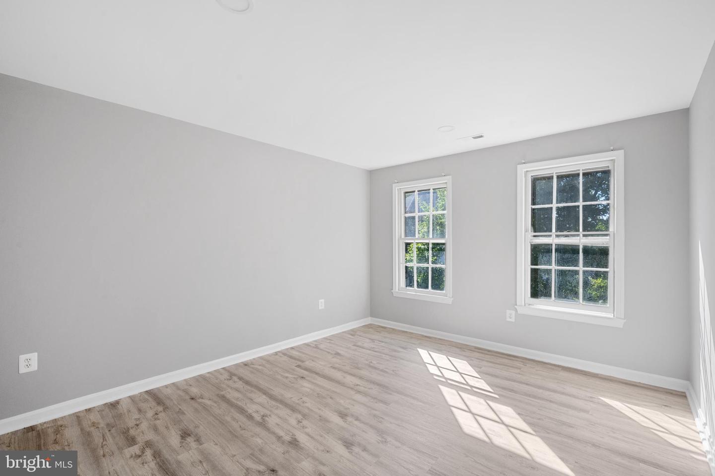 14216 HARTWOOD CT, CENTREVILLE, Virginia 20121, 5 Bedrooms Bedrooms, ,3 BathroomsBathrooms,Residential,For sale,14216 HARTWOOD CT,VAFX2264322 MLS # VAFX2264322