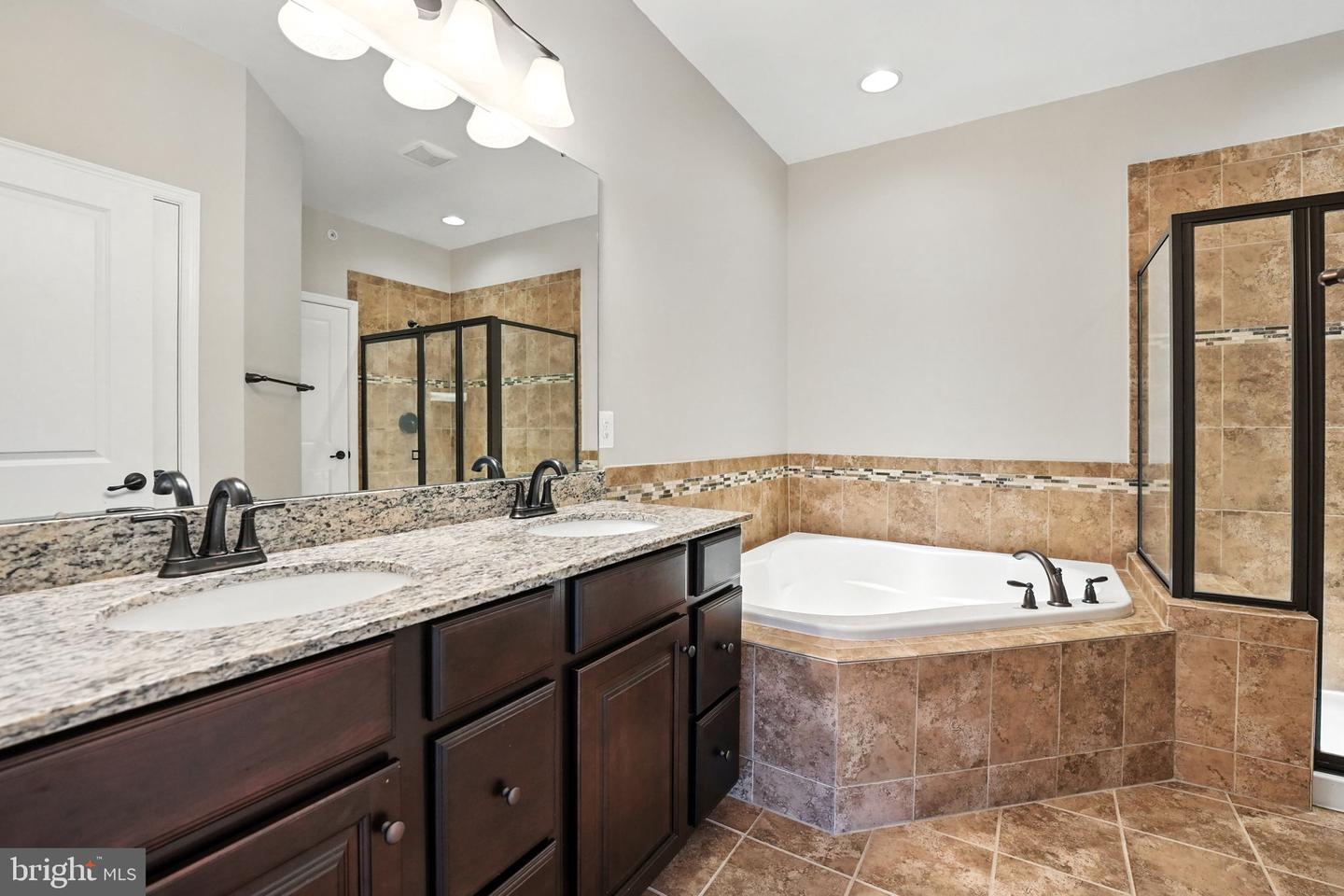 13682 ENDEAVOUR DR #19D, HERNDON, Virginia 20171, 3 Bedrooms Bedrooms, ,2 BathroomsBathrooms,Residential,For sale,13682 ENDEAVOUR DR #19D,VAFX2264326 MLS # VAFX2264326