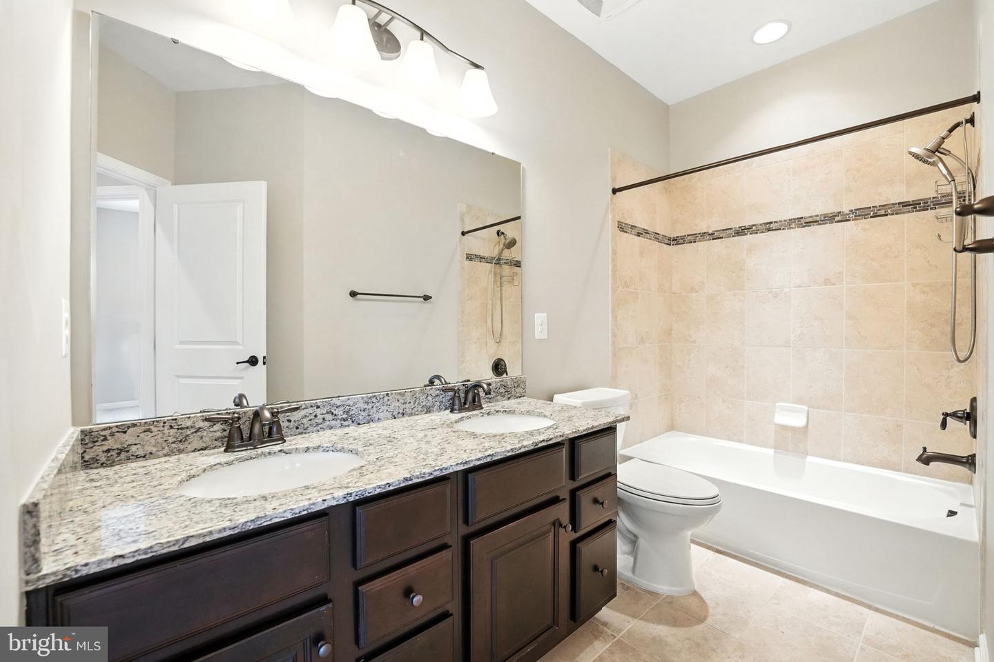 13682 ENDEAVOUR DR #19D, HERNDON, Virginia 20171, 3 Bedrooms Bedrooms, ,2 BathroomsBathrooms,Residential,For sale,13682 ENDEAVOUR DR #19D,VAFX2264326 MLS # VAFX2264326