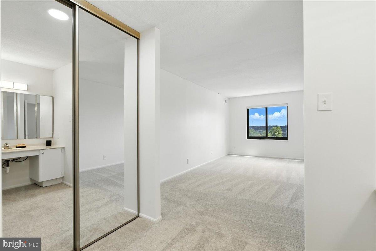 205 YOAKUM PKWY #721, ALEXANDRIA, Virginia 22304, 2 Bedrooms Bedrooms, 4 Rooms Rooms,2 BathroomsBathrooms,Residential,For sale,205 YOAKUM PKWY #721,VAAX2049204 MLS # VAAX2049204
