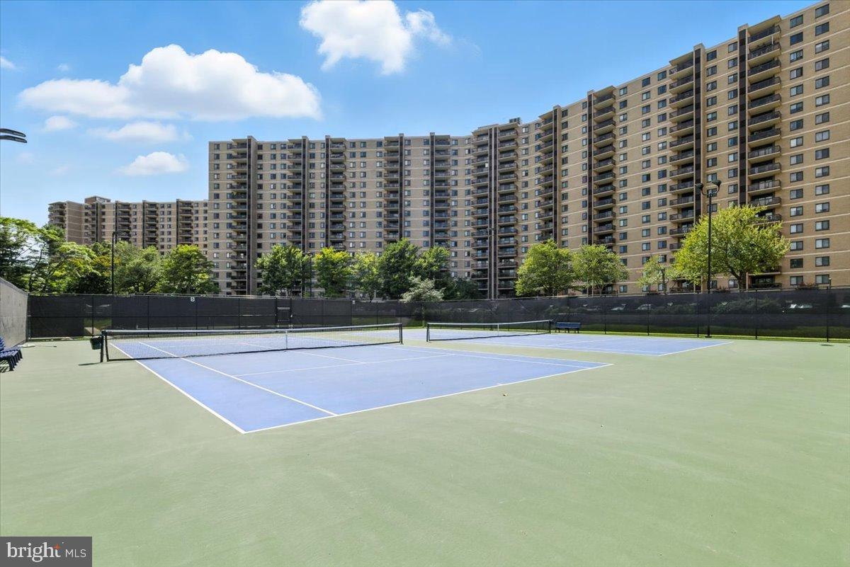 205 YOAKUM PKWY #721, ALEXANDRIA, Virginia 22304, 2 Bedrooms Bedrooms, 4 Rooms Rooms,2 BathroomsBathrooms,Residential,For sale,205 YOAKUM PKWY #721,VAAX2049204 MLS # VAAX2049204
