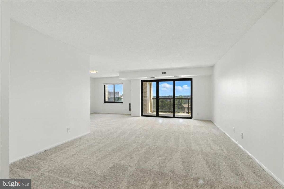 205 YOAKUM PKWY #721, ALEXANDRIA, Virginia 22304, 2 Bedrooms Bedrooms, 4 Rooms Rooms,2 BathroomsBathrooms,Residential,For sale,205 YOAKUM PKWY #721,VAAX2049204 MLS # VAAX2049204