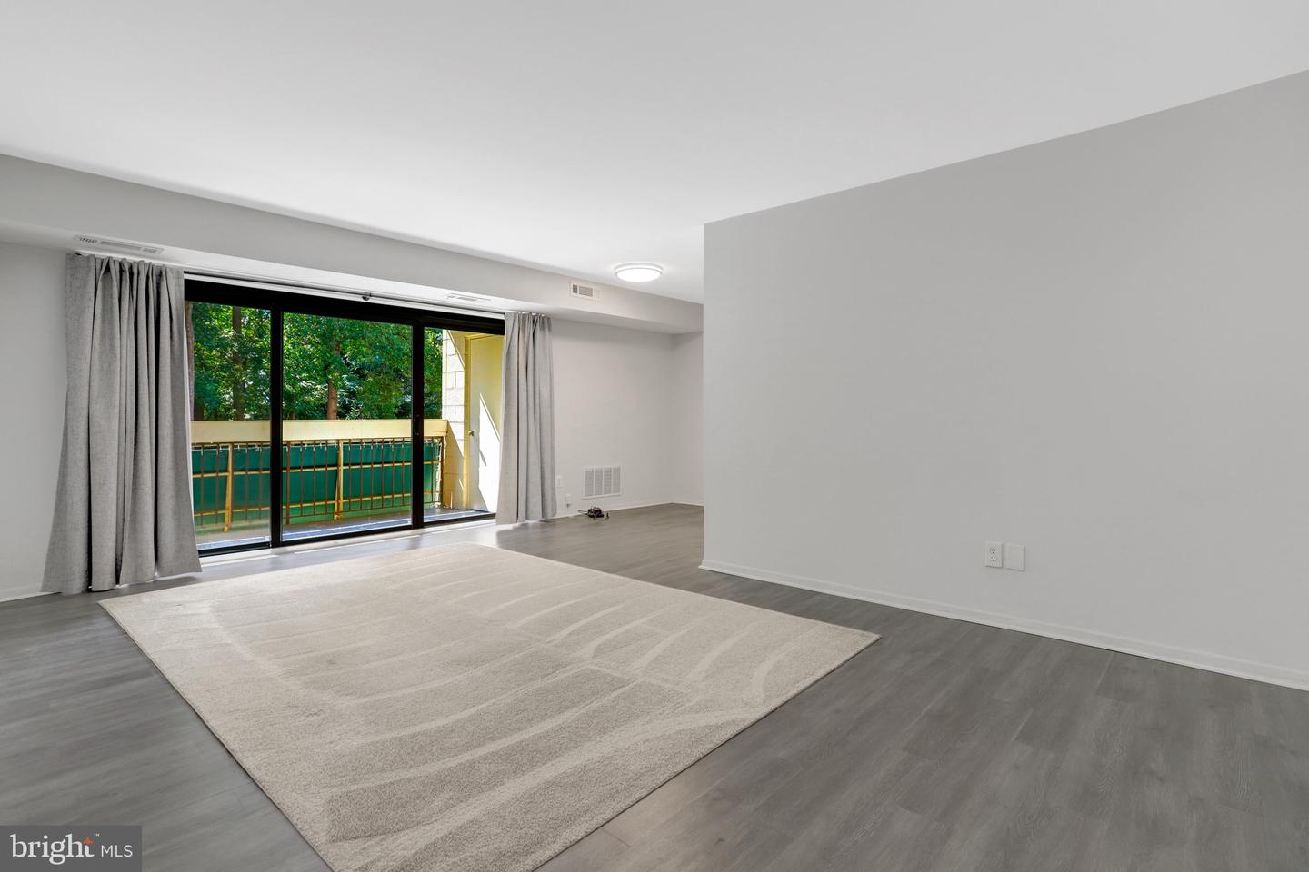 6141 LEESBURG PIKE #202, FALLS CHURCH, Virginia 22041, 1 Bedroom Bedrooms, ,1 BathroomBathrooms,Residential,For sale,6141 LEESBURG PIKE #202,VAFX2264360 MLS # VAFX2264360