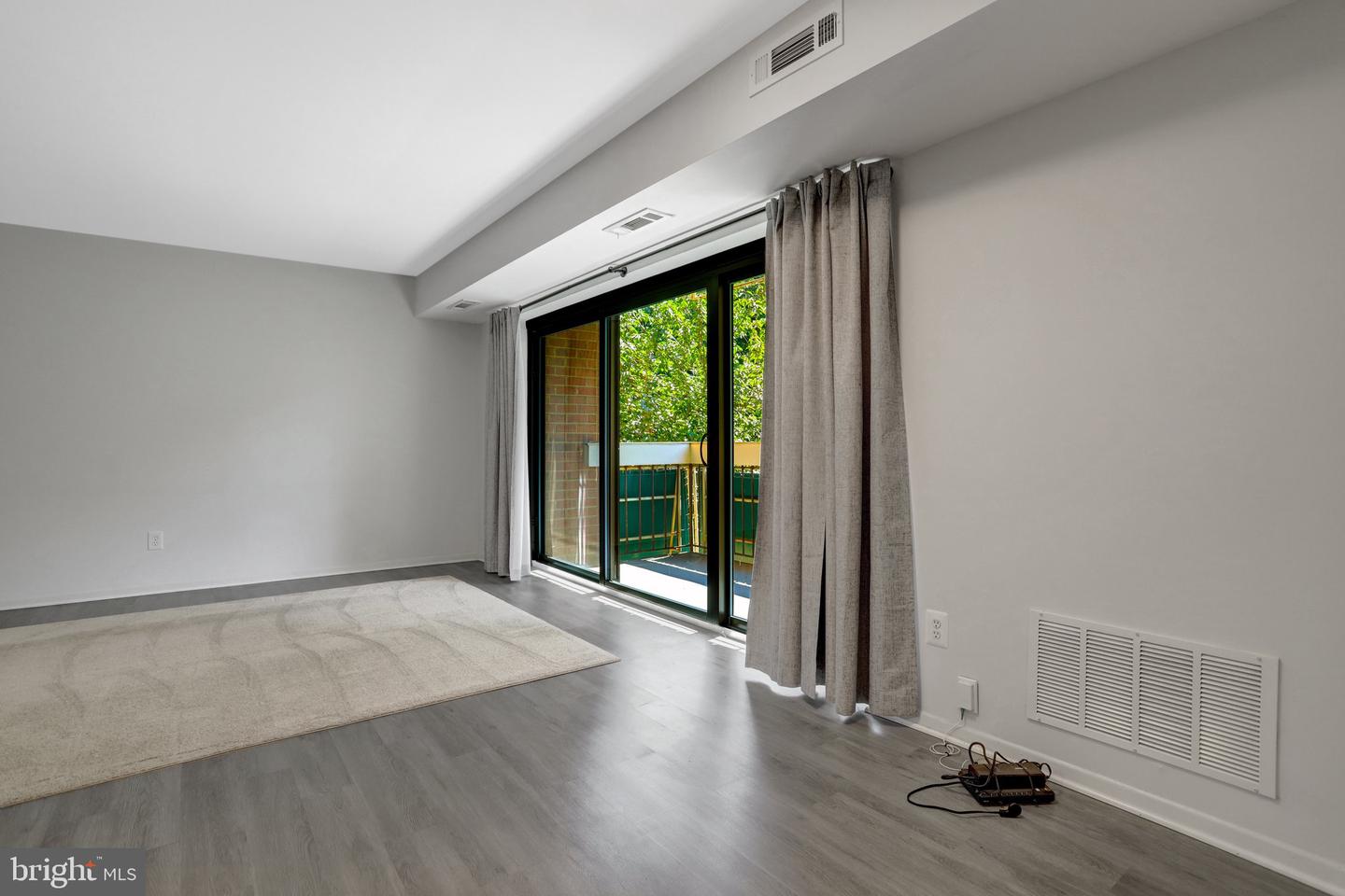 6141 LEESBURG PIKE #202, FALLS CHURCH, Virginia 22041, 1 Bedroom Bedrooms, ,1 BathroomBathrooms,Residential,For sale,6141 LEESBURG PIKE #202,VAFX2264360 MLS # VAFX2264360