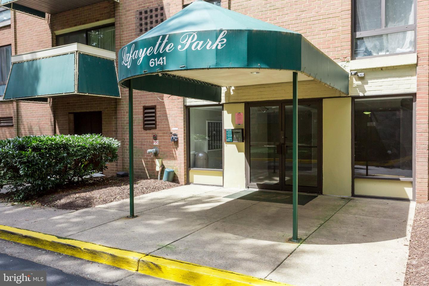 6141 LEESBURG PIKE #202, FALLS CHURCH, Virginia 22041, 1 Bedroom Bedrooms, ,1 BathroomBathrooms,Residential,For sale,6141 LEESBURG PIKE #202,VAFX2264360 MLS # VAFX2264360