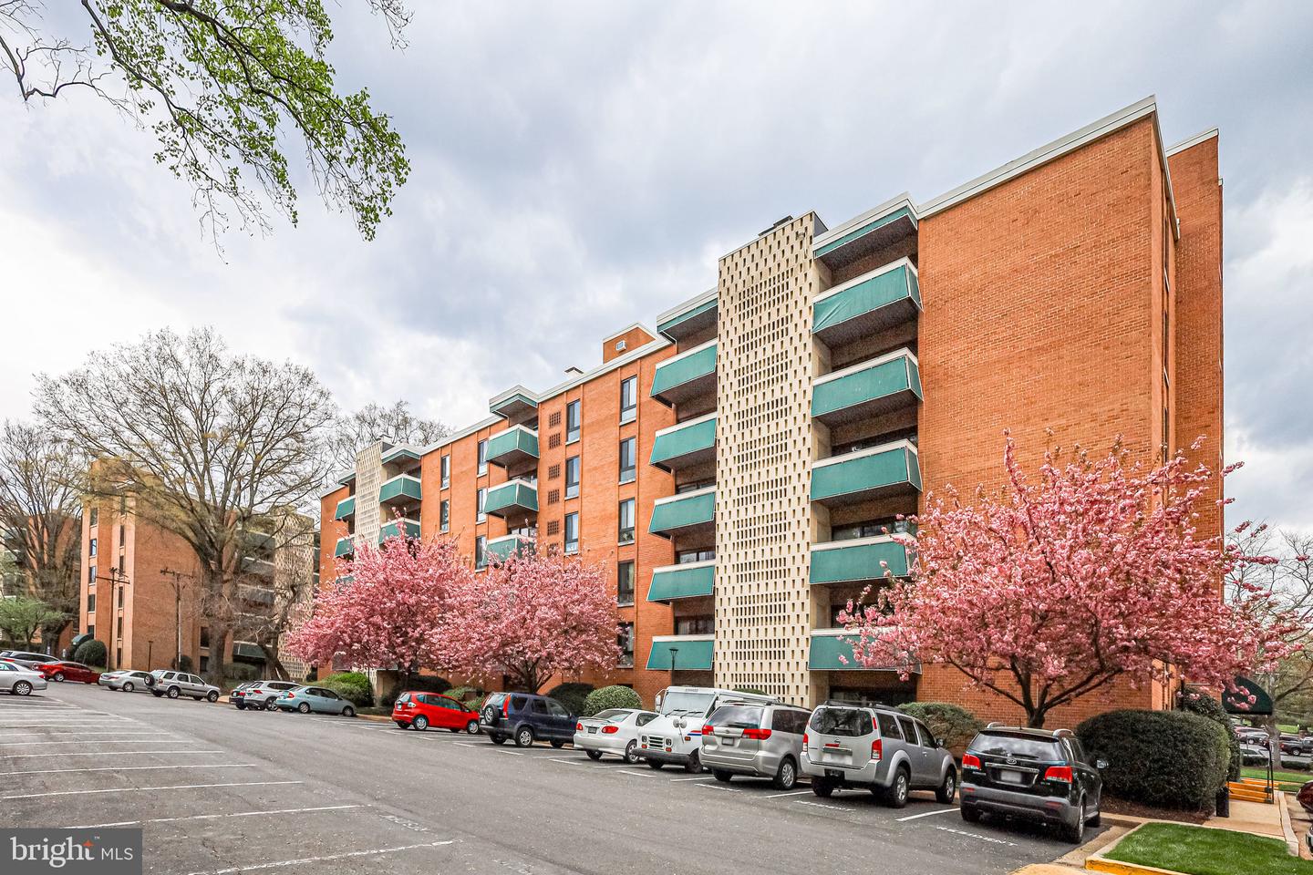 6141 LEESBURG PIKE #202, FALLS CHURCH, Virginia 22041, 1 Bedroom Bedrooms, ,1 BathroomBathrooms,Residential,For sale,6141 LEESBURG PIKE #202,VAFX2264360 MLS # VAFX2264360