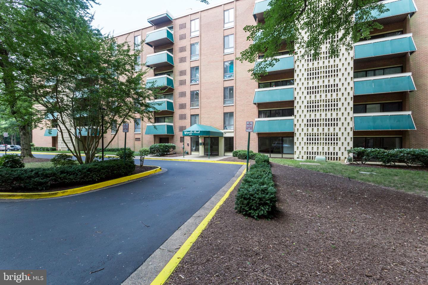 6141 LEESBURG PIKE #202, FALLS CHURCH, Virginia 22041, 1 Bedroom Bedrooms, ,1 BathroomBathrooms,Residential,For sale,6141 LEESBURG PIKE #202,VAFX2264360 MLS # VAFX2264360