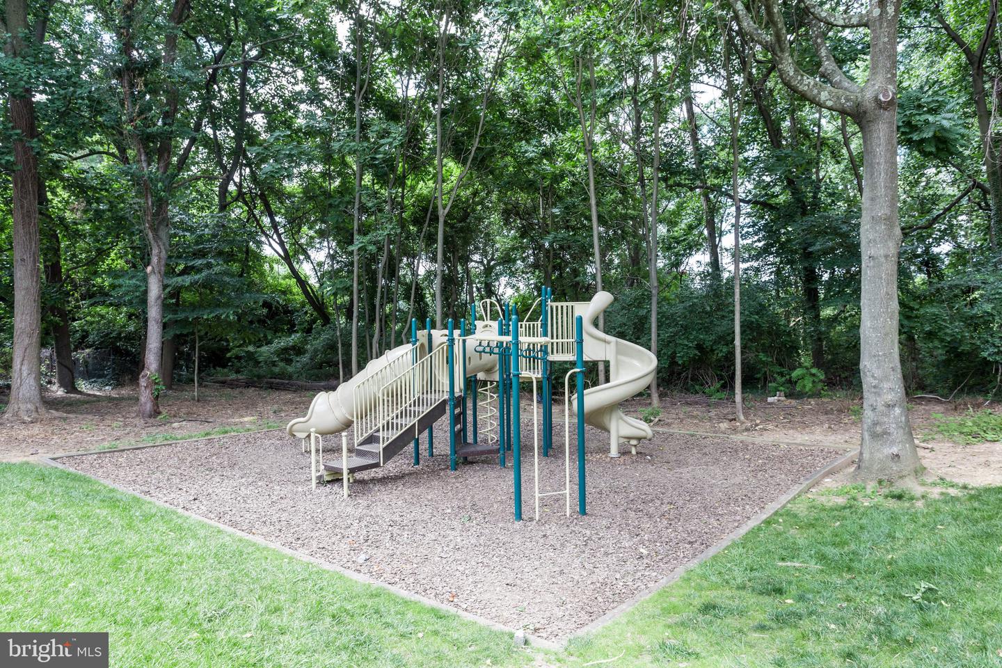 6141 LEESBURG PIKE #202, FALLS CHURCH, Virginia 22041, 1 Bedroom Bedrooms, ,1 BathroomBathrooms,Residential,For sale,6141 LEESBURG PIKE #202,VAFX2264360 MLS # VAFX2264360